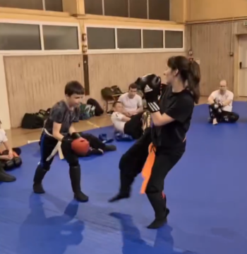 Le club de Krav-maga et de combat à Ville de Dammarie-lès-Lys se prépare à la compétition de Kickboxing du dimanche 5 mai à Vert Saint Denis