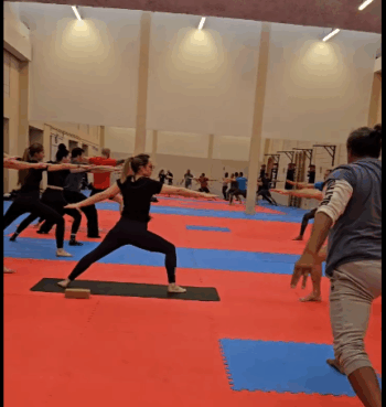 Yoga : position du guerrier n°2